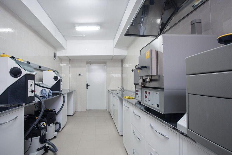 ЗУБОТЕХНИЧЕСКАЯ ЛАБОРАТОРИЯ