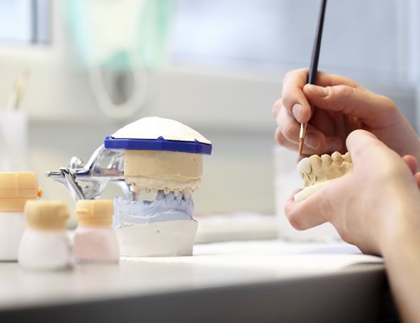 ЗУБОТЕХНИЧЕСКАЯ ЛАБОРАТОРИЯ